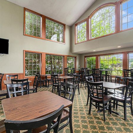 Howard Johnson By Wyndham Traverse City Extérieur photo