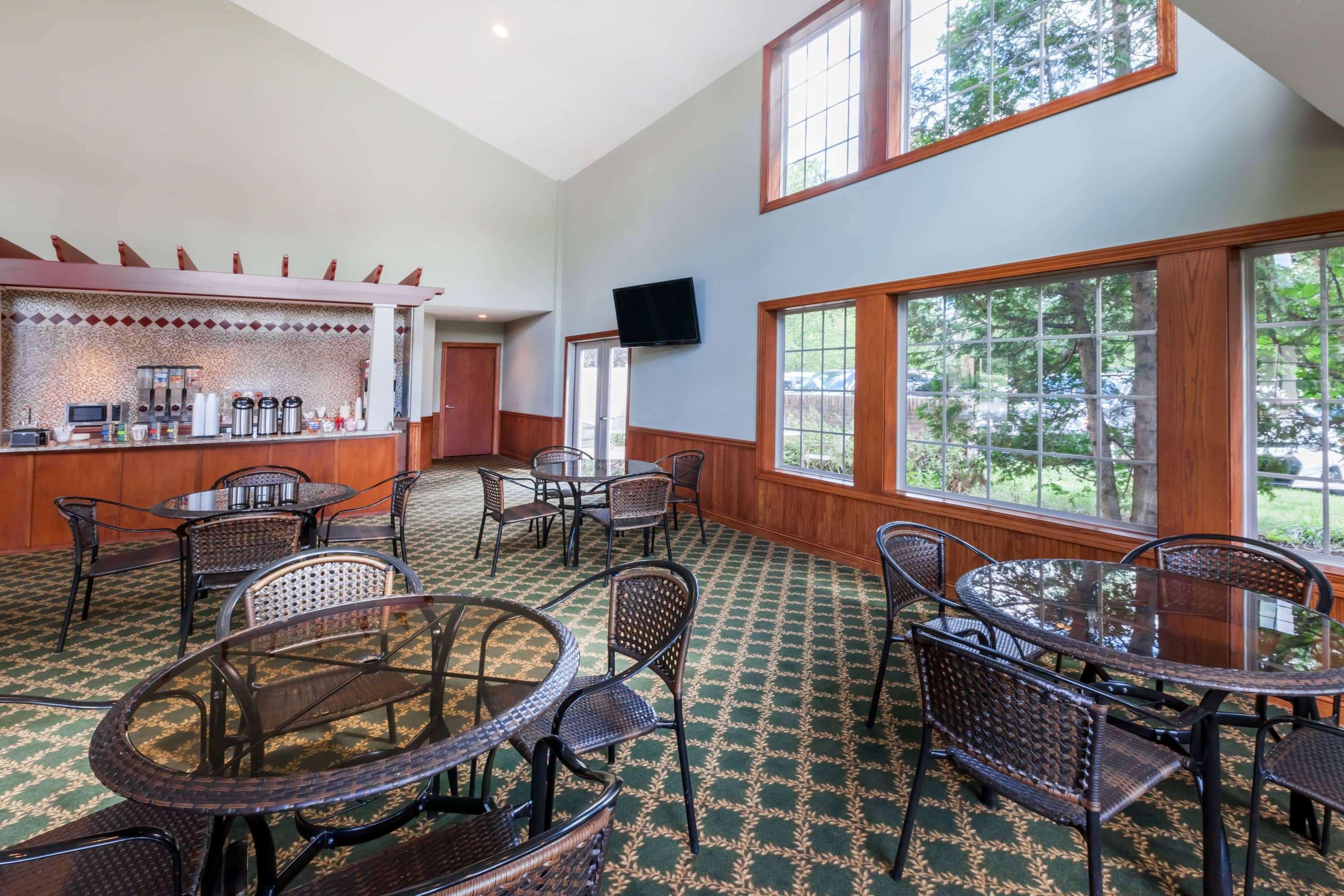 Howard Johnson By Wyndham Traverse City Extérieur photo