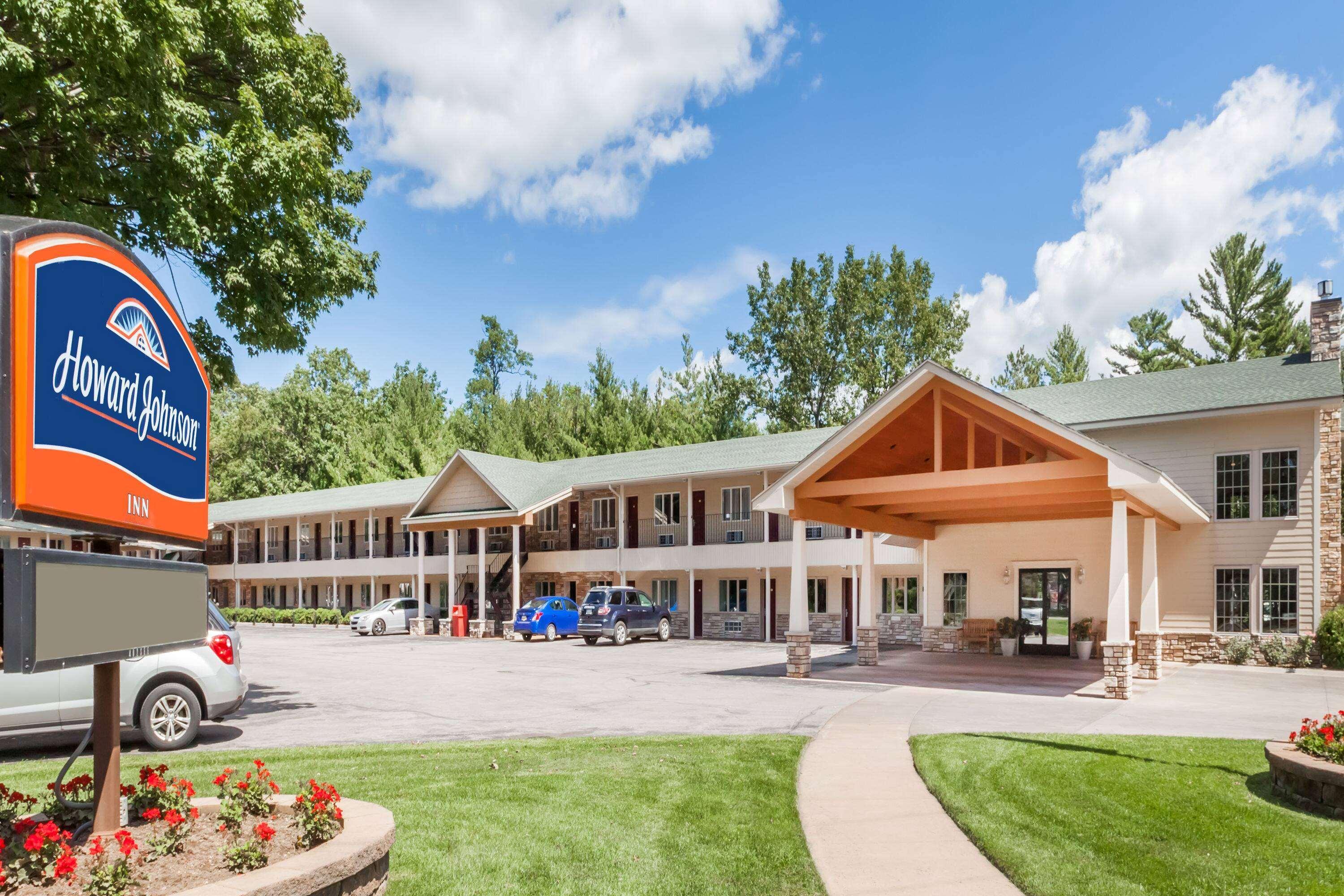 Howard Johnson By Wyndham Traverse City Extérieur photo