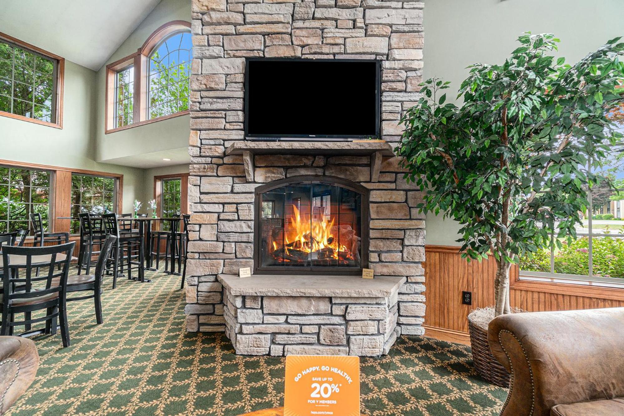 Howard Johnson By Wyndham Traverse City Extérieur photo