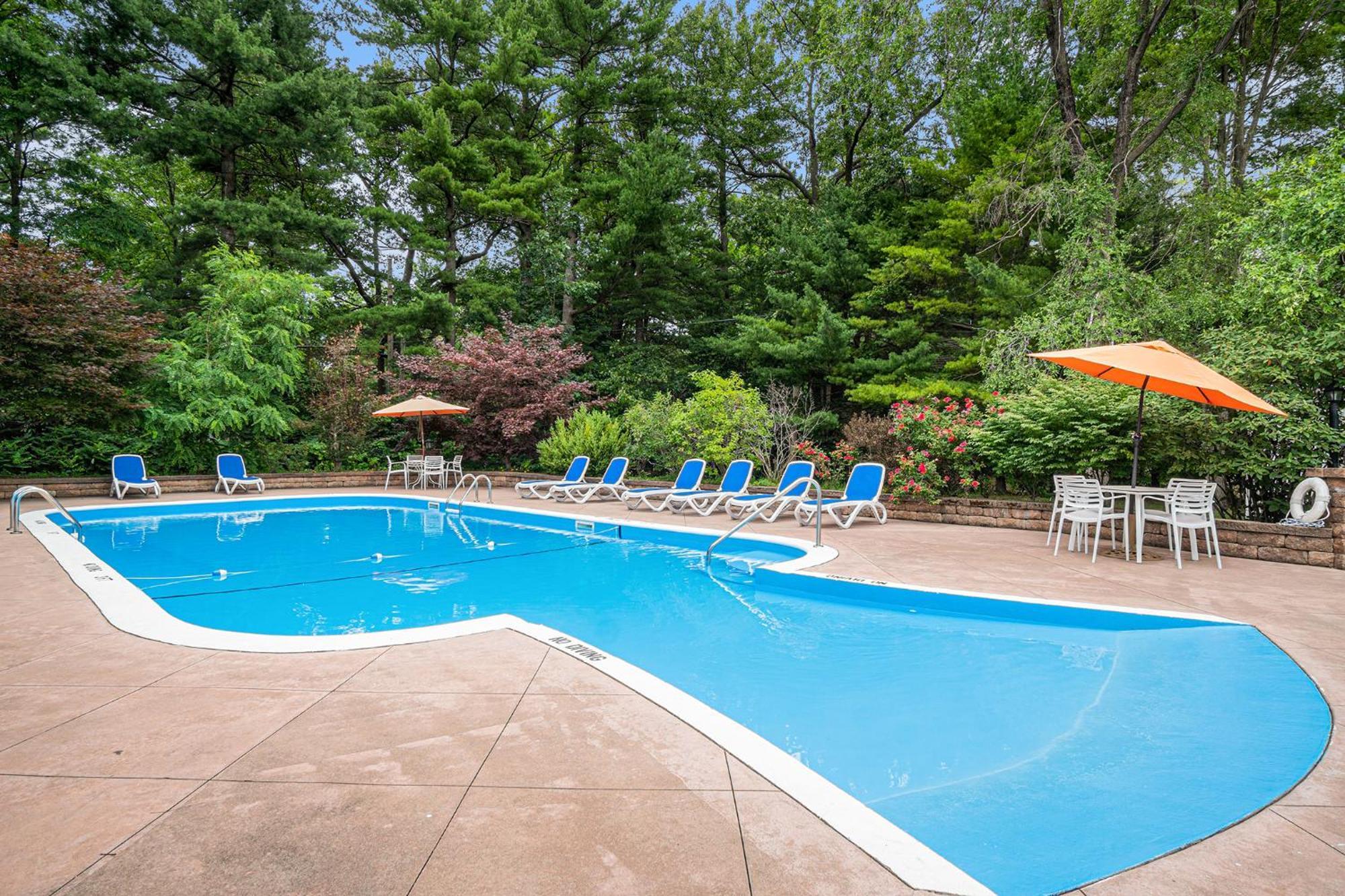Howard Johnson By Wyndham Traverse City Extérieur photo