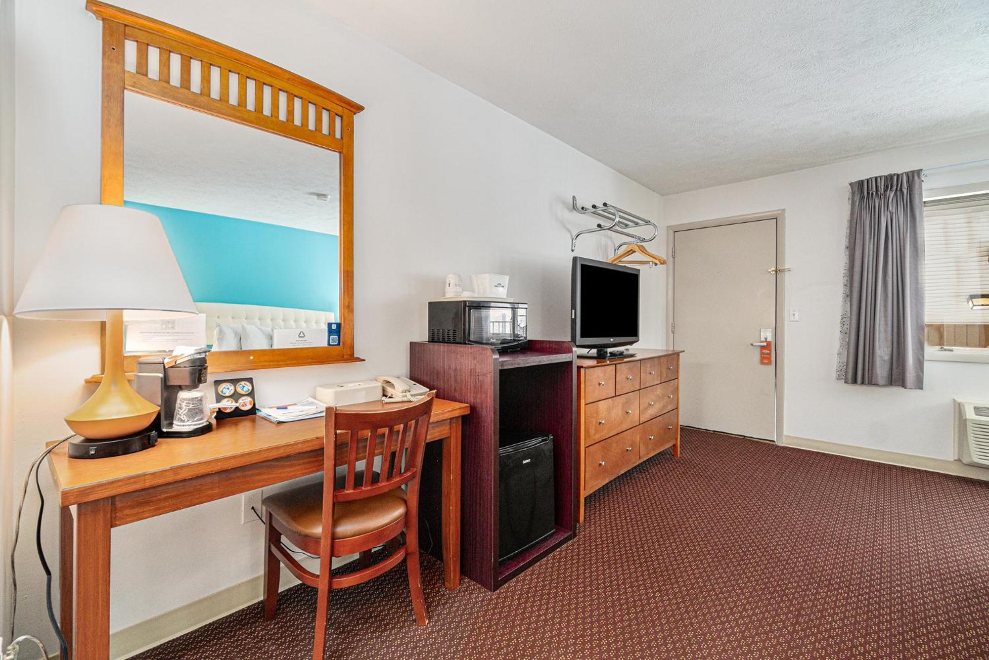 Howard Johnson By Wyndham Traverse City Extérieur photo
