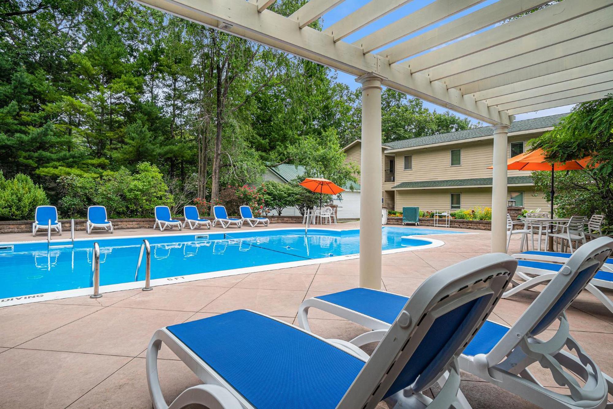 Howard Johnson By Wyndham Traverse City Extérieur photo