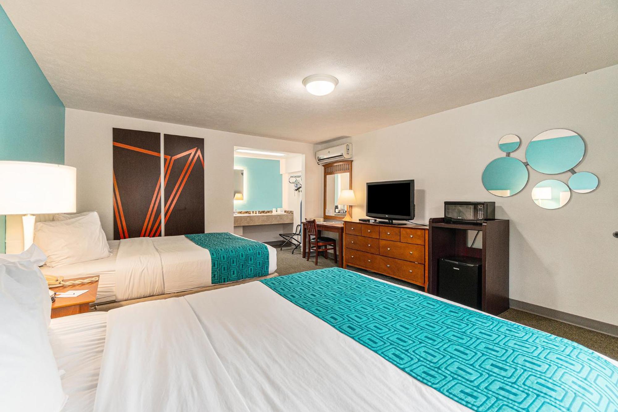Howard Johnson By Wyndham Traverse City Extérieur photo