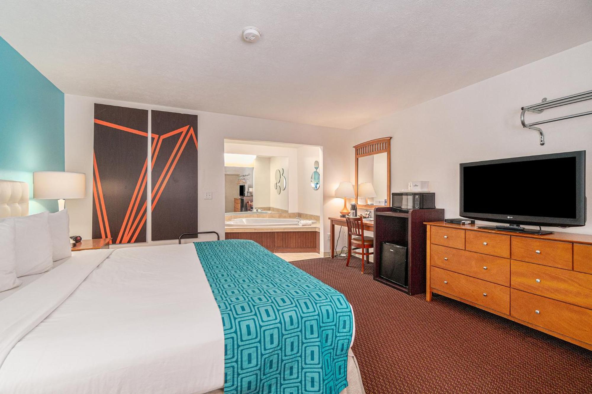 Howard Johnson By Wyndham Traverse City Extérieur photo