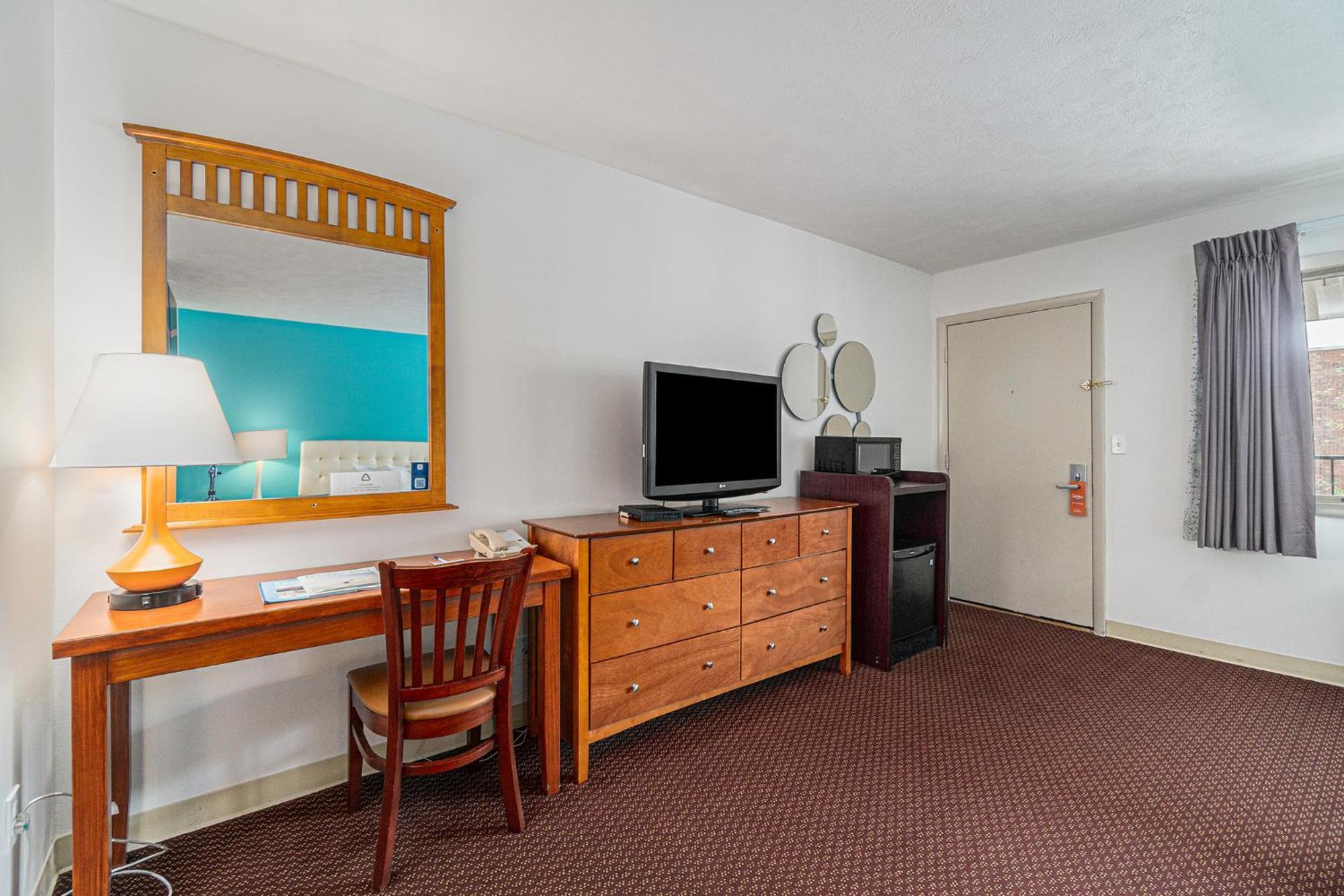 Howard Johnson By Wyndham Traverse City Extérieur photo